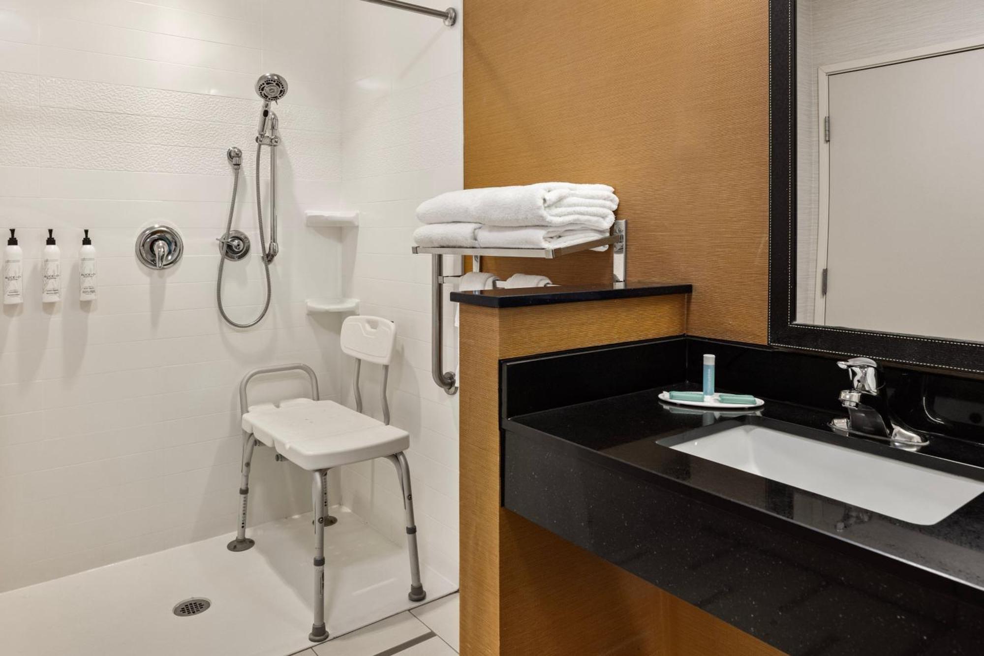 Fairfield Inn & Suites By Marriott Waterloo Cedar Falls Ngoại thất bức ảnh